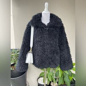 NASTY GAL OVERSISED TEDDY CROPPED  FAUX FURCOAT WITH COLLAR, US 8